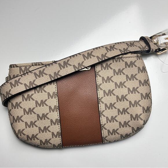 Michael Kors Monogram Belt bag/ Fanny Pack Style Fashion Accessory Sz M NWT - Picture 5 of 8